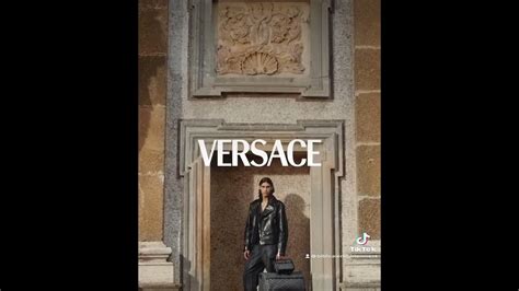 versace crossword puzzle clue|why did versace choose medusa.